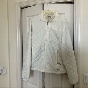Under Armour puffy light jacket size L